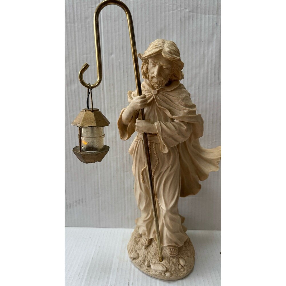 VTG Christmas Around The World Celebrating Life's Shepherd w/ Light Statue Decor